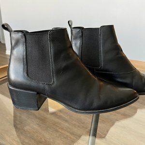 Women's Steve Madden Leather Boots - Sz 9